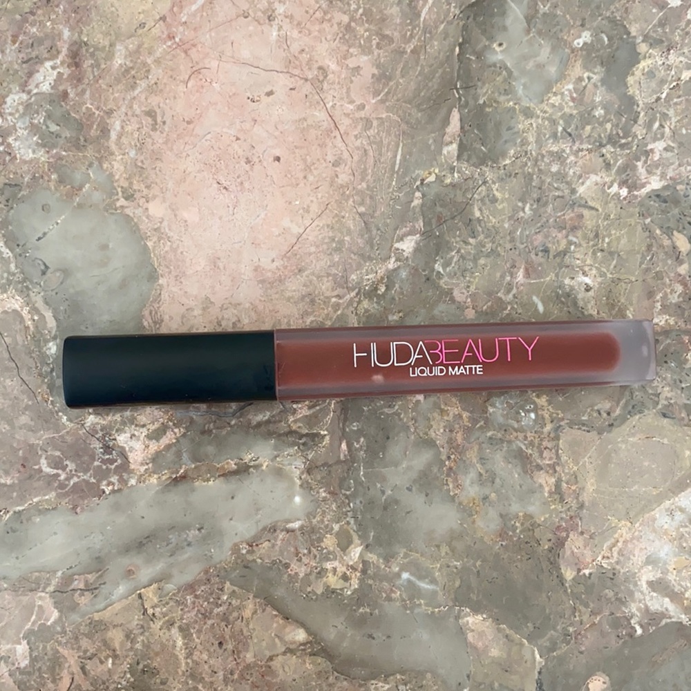 New HUDABEAUTY lipstick